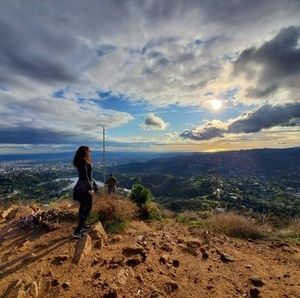 Meet your Posher, Mona